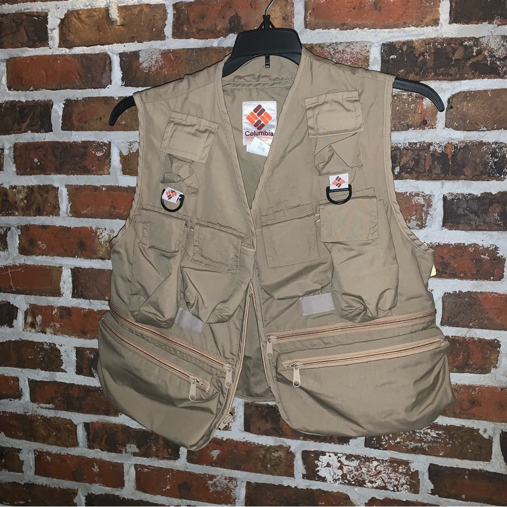 Columbia Fishing/Hinting Vest Multiple Pockets